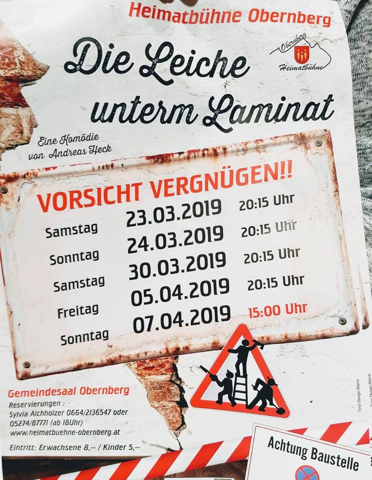 Plakat der Heimatbuehne Obernberg am Brenner zu "Die Leiche unterm Laminat"