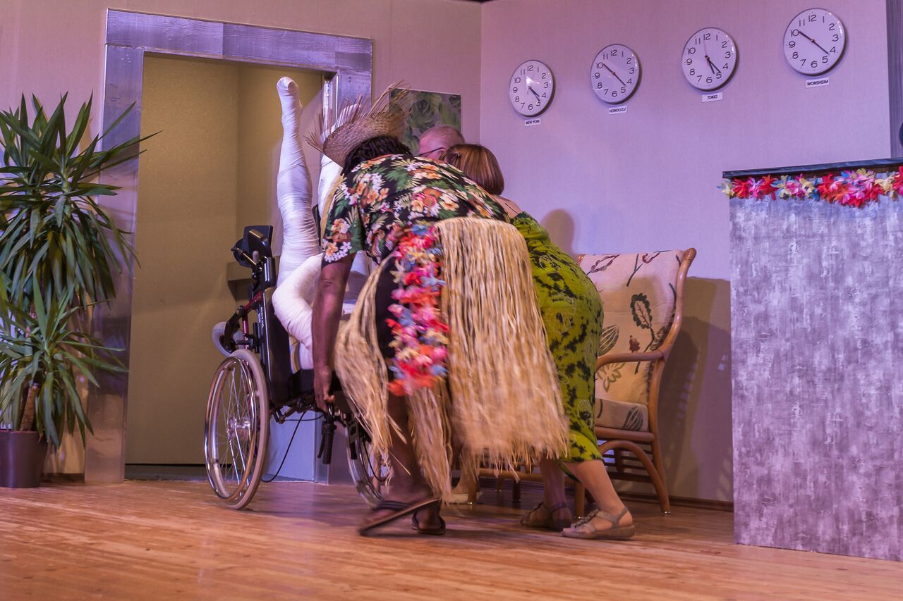 Dunselbuehnchen des Carneval Vereins Wonsheim, Fotograf Eric Immerheiser, Es gibt auch Berge auf Hawaii!