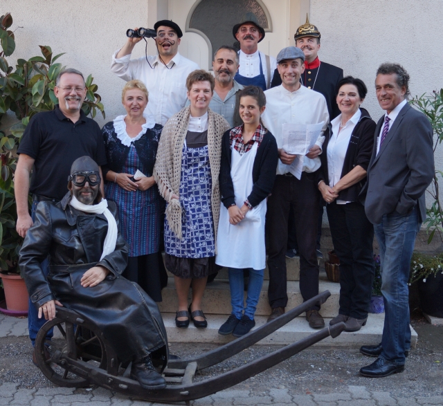 Die Theatergruppe des Kultur- und Heimatvereines Harthausen 2015 - Der Flieger